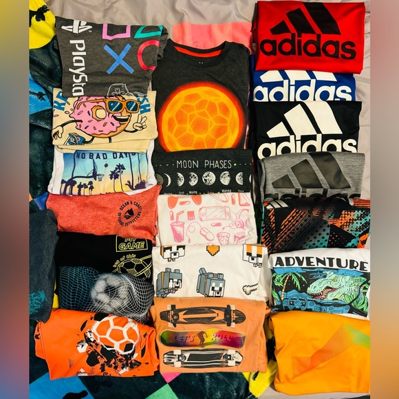 20 Boys 8-10 (S/M) T-shirts: some never worn! - Picture 1 of 1